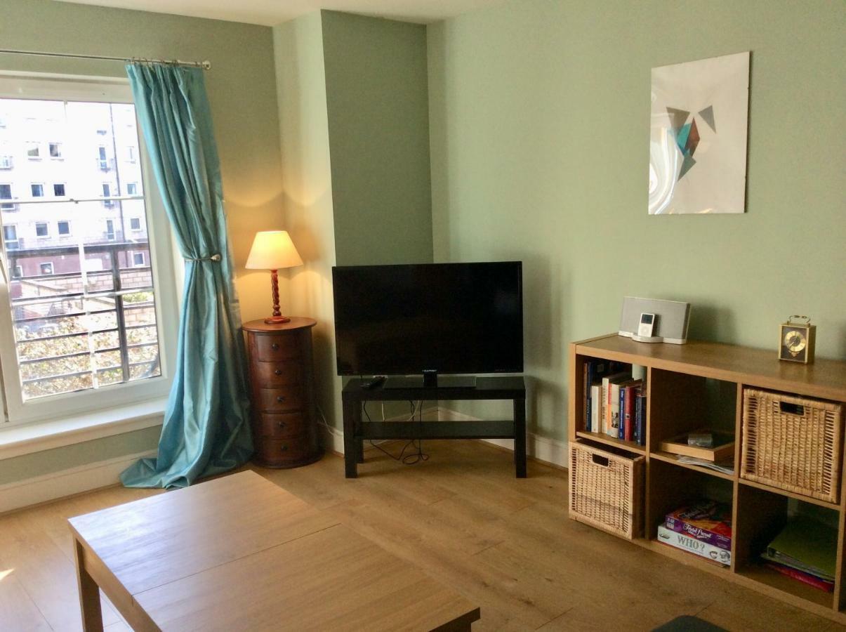 20/5 Timber Bush Apartment เอดินบะระ ภายนอก รูปภาพ
